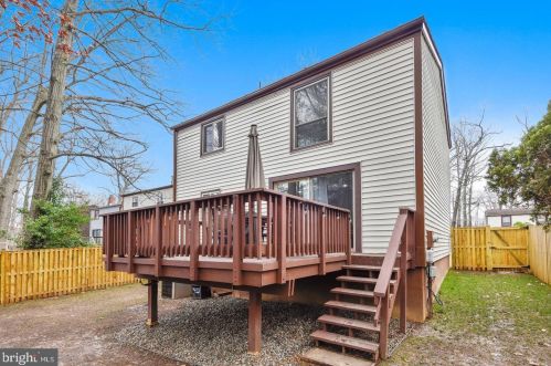 2308 Whitetail Ct, Herndon, VA 20191-3018