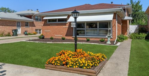 9029 Moody Ave, Morton Grove, IL 60053-2436