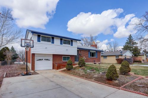 705 Dearborn St, Denver, CO 80011-6918