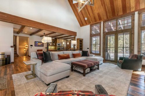 13534 Fairway Dr, Truckee, CA 96161-4519