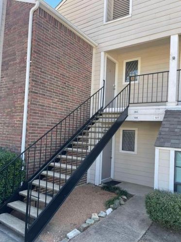 5702 Marvin Loving Dr, Garland, TX 75043-4570