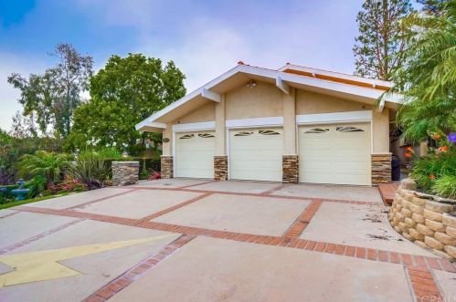 6857 Crest Rd, Palos Verdes Estates, CA 90275-4554