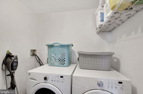 3314 Tapestry Cir, Burtonsville MD 20866-2067 exterior