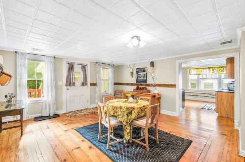 56-56A Manchester St, Nashua, NH 03064-2114
