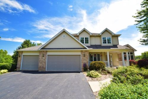 27570 Gerry Ln, Sycamore IL  60178-8127 exterior