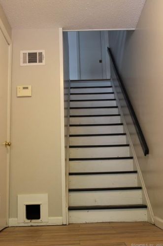 8 Clubhouse Dr, Woodbury, CT 06798-3205