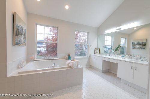 140 Plumstead Dr, East Freehold NJ  07728-9513 exterior