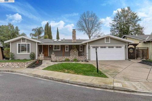 4553 Carver Ct, Pleasanton, CA 94588-3922