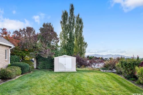 2515 Willow Hl Dr, Sandy UT 84093-1894 exterior