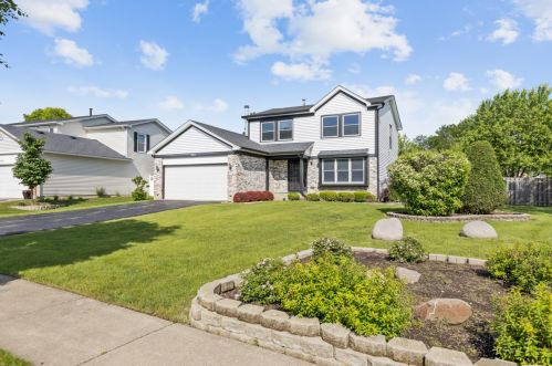 900 David Ln, Elk Grove Vlg, IL 60007-3061