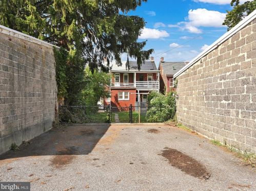 406 Ross St, Lancaster PA  17602-1944 exterior