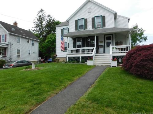 11 Ivy Pl, Norwalk CT  06854-1405 exterior