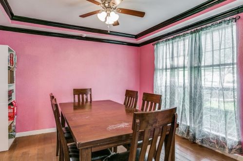 1726 Southampton Dr, Carrollton TX 75007-2623 exterior