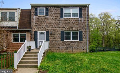 803 Sledgehammer Dr, Fredericksburg, VA 22405-1242