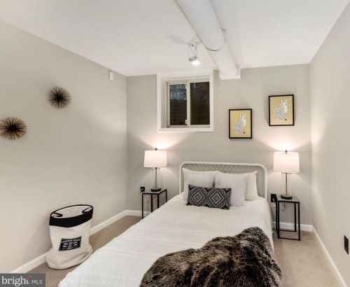 7318 Baltimore Ave, Silver Spring MD 20912-4101 exterior