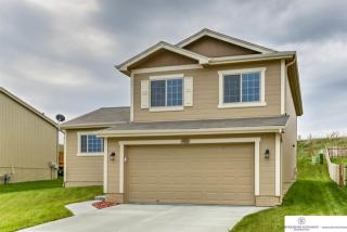 7922 190th Ave, Omaha, NE 68136-1206