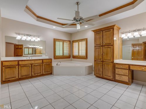 1224 Ml Crk Ln, Stockbridge GA  30281-4879 exterior