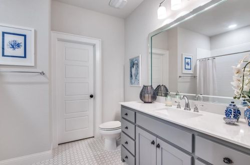 5132 Steinbeck St, Carrollton TX 75010 exterior