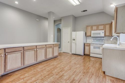 5709 Rio Grande Dr, Fort Worth TX  76137-5553 exterior