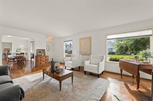 1701 Chestnut St, San Carlos, CA 94070-4839