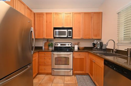328 Overlook Dr, San Ramon, CA 94582-4544