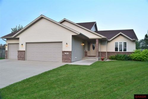 108 Inverness Ct, Mankato, MN 56001-6390