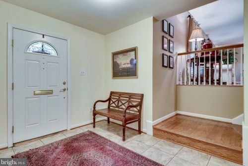 4101 Whispering Ln, Annandale, VA 22003-2057