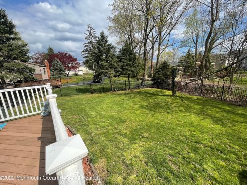 95 Oak Hill Rd, Middletown NJ 07748 exterior