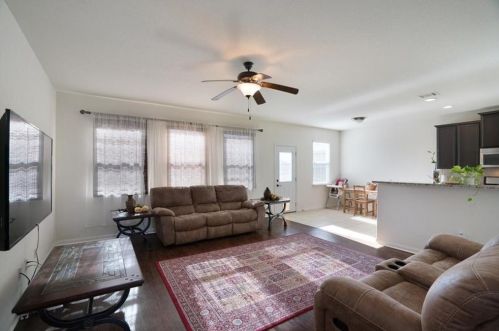 1501 Treeta Trl, Uhland TX  78640 exterior