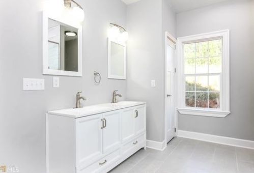 137 Wexford Ct, Stockbridge GA  30281-6306 exterior