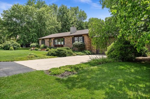 635 Spring Falls Ave, Springfield, OH 45502-9571