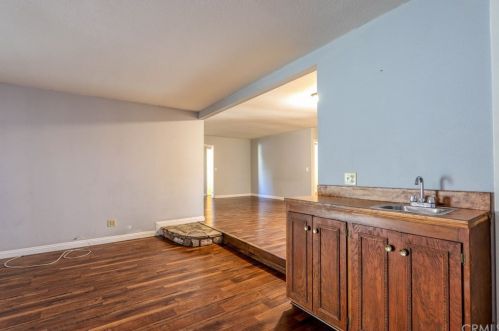 320 Ash St, Anaheim CA  92805-4315 exterior