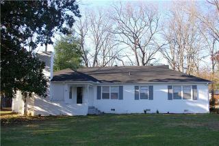 302 Golf Club Ln, Tullahoma, TN 37388-2330