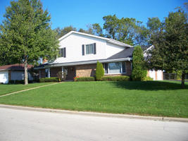 5860 Dorchester Dr, Rockford, IL 61108-6711
