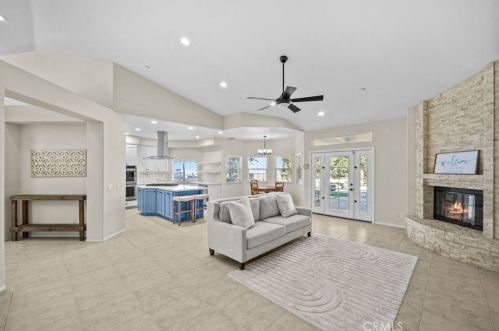 6528 Blackwood St, Riverside CA  92506-6240 exterior