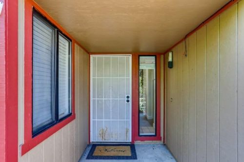 9368 Aizenberg Cir, Elk Grove, CA 95624-1658