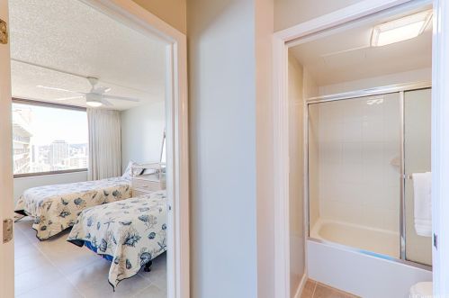 201 Ohua Ave, Honolulu HI  96815-3653 exterior