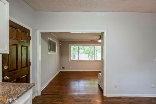 1240 Elva Dr, Atlanta GA  30331-7324 exterior