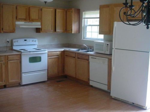 206 Vinsant Estates Rd, Jacksboro, TN 37757-5016