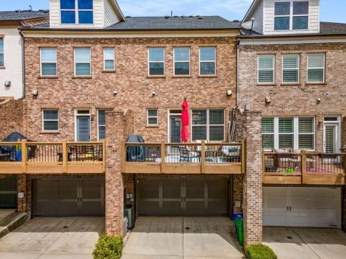 3639 Brookleigh Ln, Atlanta GA  30319-2219 exterior