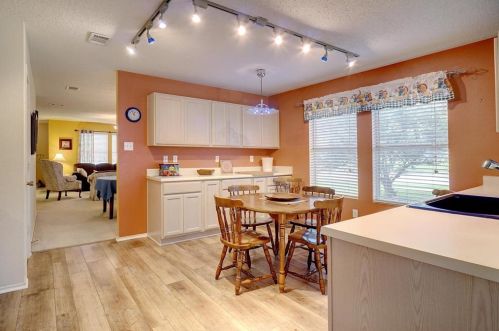 5232 Bedfordshire Dr, Fort Worth TX  76135-1437 exterior