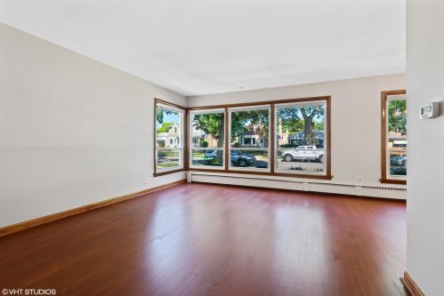 6118 Tripp Ave, Chicago, IL 60646-5232