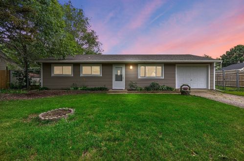 55 Paddock St, Boulder Hill, IL 60538-2412