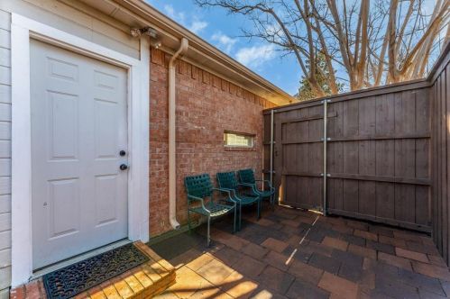 7642 Chadwick Ct, Dallas TX 75248-1600 exterior