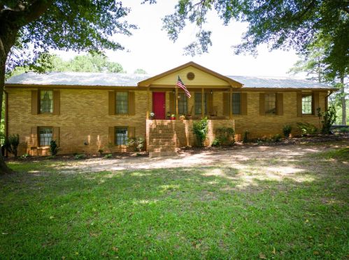 1848 Christian Cir, Conyers GA  30013-3022 exterior