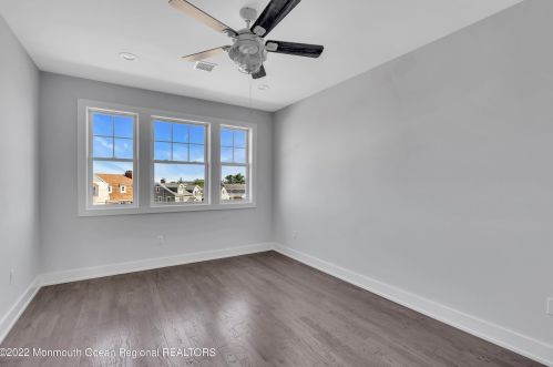 19 Sturgis Rd, Lavallette NJ 08735-2843 exterior