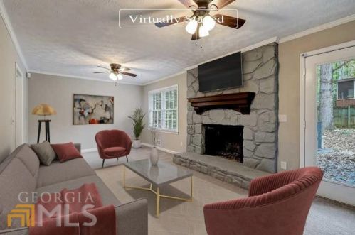 738 Rockborough Ct, Stone Mountain, GA 30083-3805