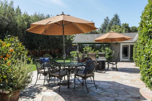 1079 Los Altos Ave, Los Altos CA 94022-1018 exterior