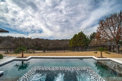 6821 Saucon Vly Dr, Fort Worth TX  76132-7125 exterior