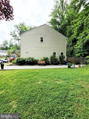 6312 Buffie Ct, Springfield, VA 22015-3401